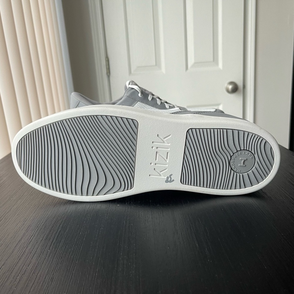 Kizik Men’s Gray and White Sneakers New size 11.5 men U.S. - Picture 15 of 16